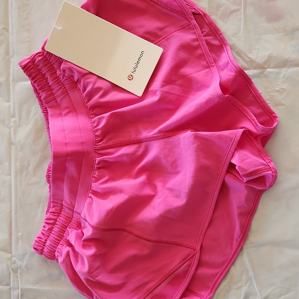 Hotty Hot LR Short 2.5 Lined Hot Pink Lululemon Shorts Size 4 Brand New